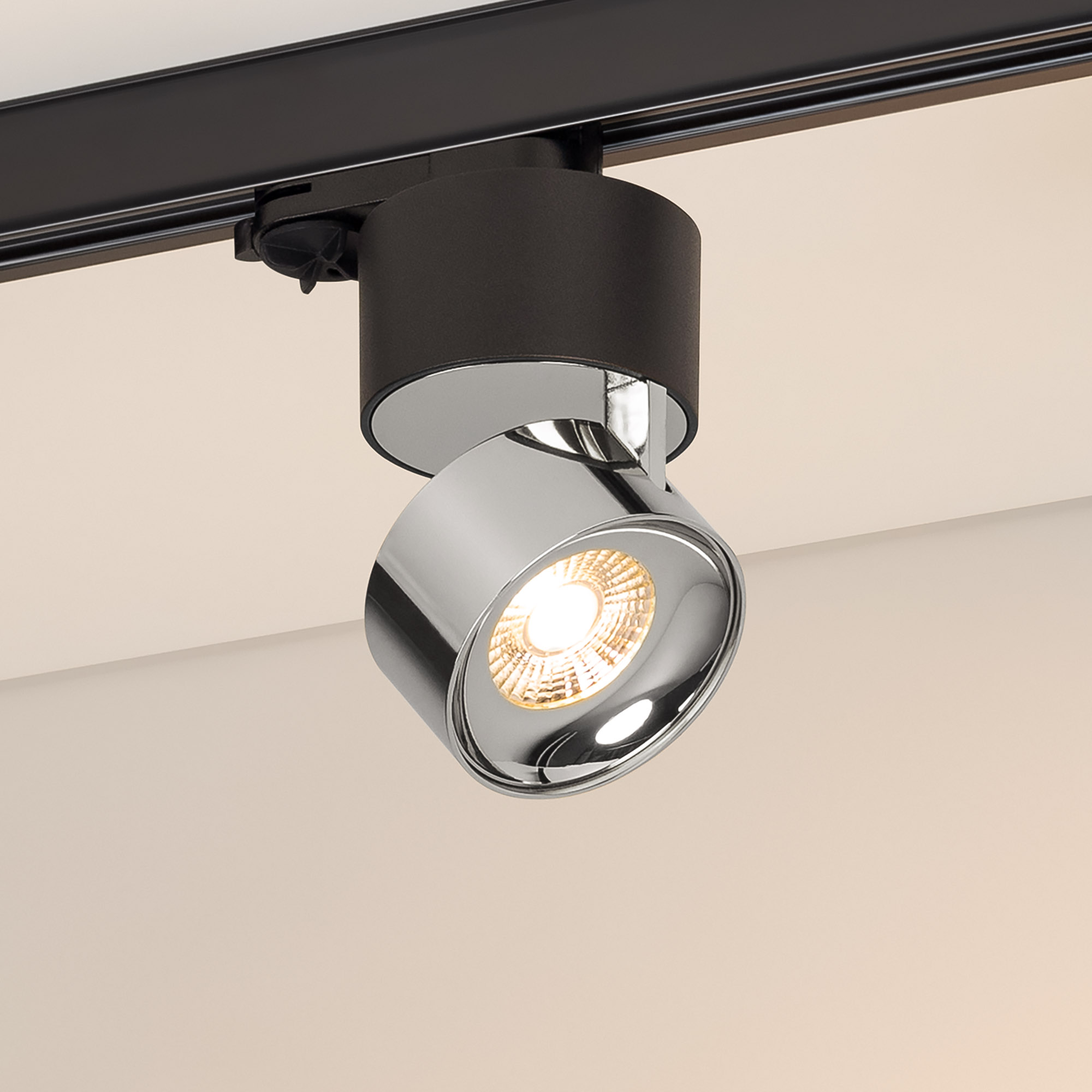 038121-16_038125 main.jpg